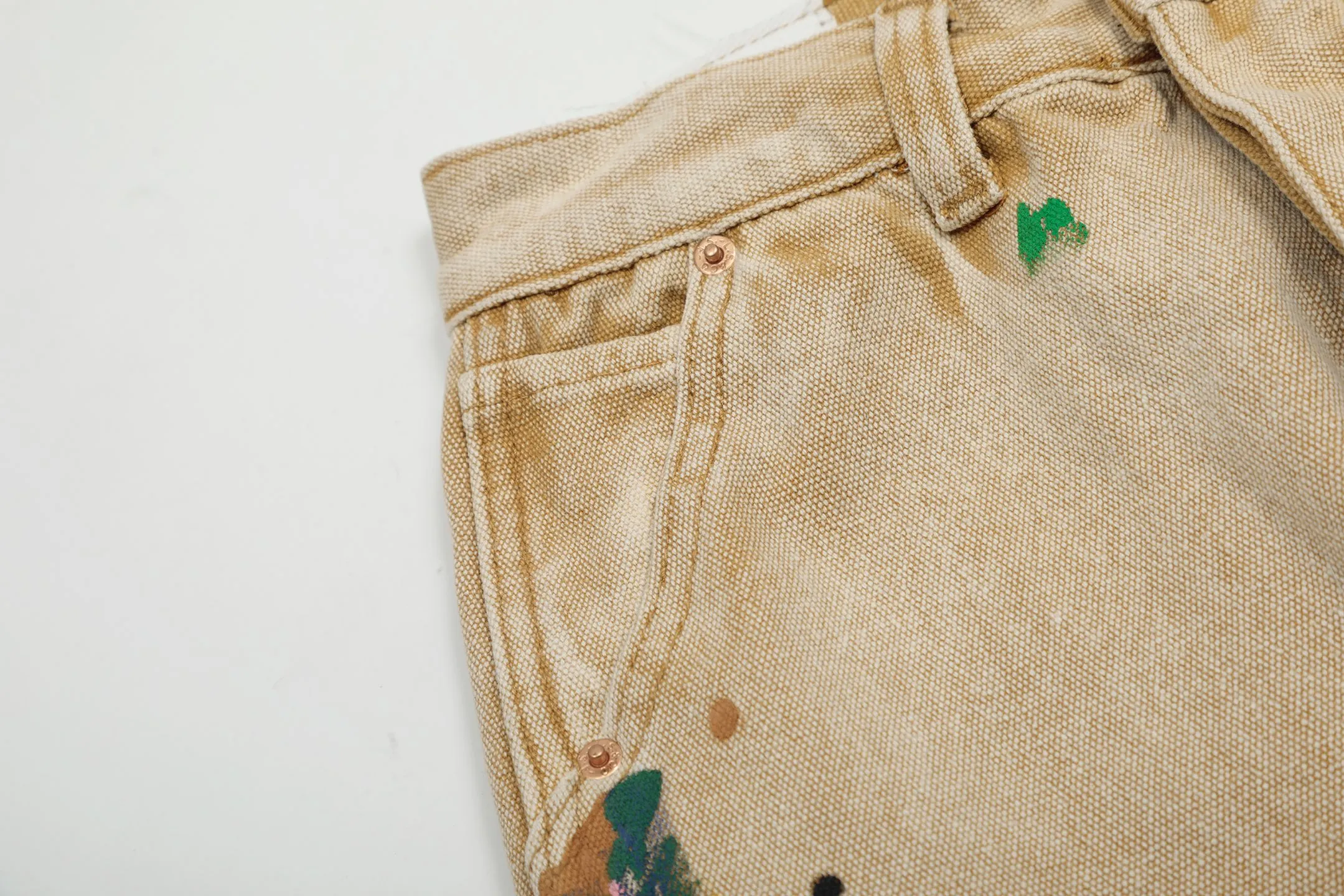 #8129 P250💰 GALLERY DEPT American retro splash-ink splicing micro-horn logging overalls raw edge jeans - Original purchase and pattern making to truly restore the ultimate texture of Vintage - Original hardware accessories, washed and other elevators, QR code analysis are all purchased from the original factory, high degree of restoration, welcome to compare with a certain product~ - Three-dimensional version Loose and comfortable, not picky about the figure, taller and slimmer, factory Seiko, original factory quality control, same style for men and women, can be matched with couples Versatile recommendation: must-have jeans for all seasons Size: S-XXL (28-36)